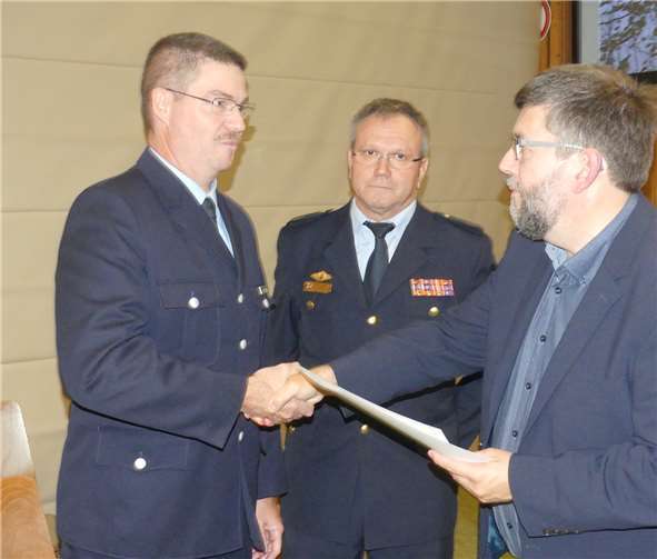 Im Beisein von Vorgänger Berthold Berenz erhielt Jörg Hirschen (Mesenich) die Ernennungsurkunde.