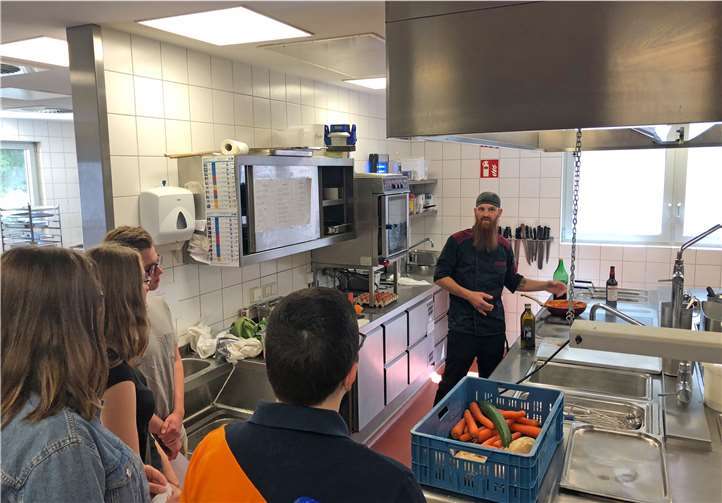 Im Berghotel Rheinblick in Bendorf lernten die Jugendlichen unterschiedliche Berufe kennen – auch den des Koches.Kreisverwaltung MYK