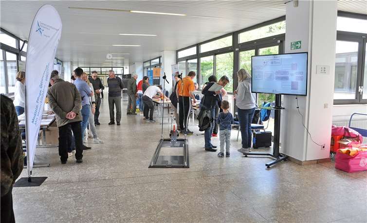 Im Bewegungskarussell gab es einiges auszuprobieren. Fotos: J. Luecker (www.foto-shark.com)