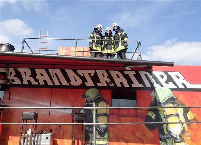 Im Brandcontainer können sich die Einsatzkräfte auf den Ernstfall vorbereiten.privat