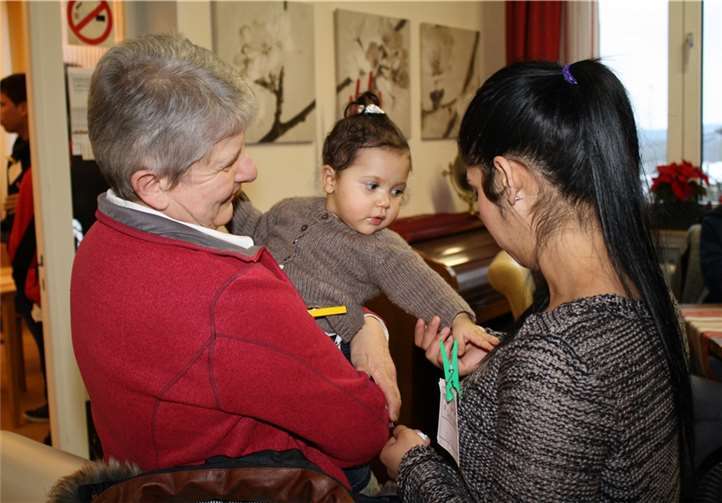 Im „Café International“ in Kaisersesch gingen die Besucher schon beim ersten Zusammentreffen aufeinander zu.