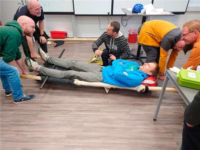 Im DRK-Bildungszentrum Mendig fand eine spezielle Erste-Hilfe-Weiterbildung statt. Foto: Kai Wissel / Drachen- und Gleitschirmfliegerfreunde Rhein-Mosel-Lahn e.V.