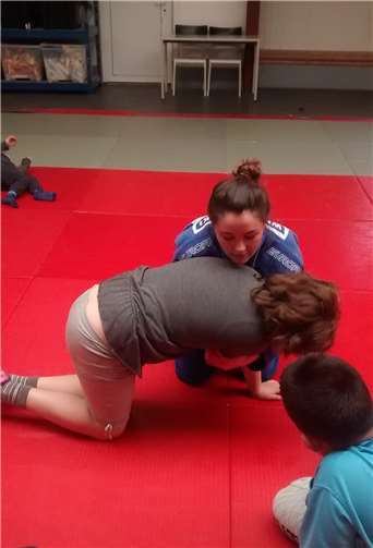 Im Dojo übten die Kinder Wurftechniken.