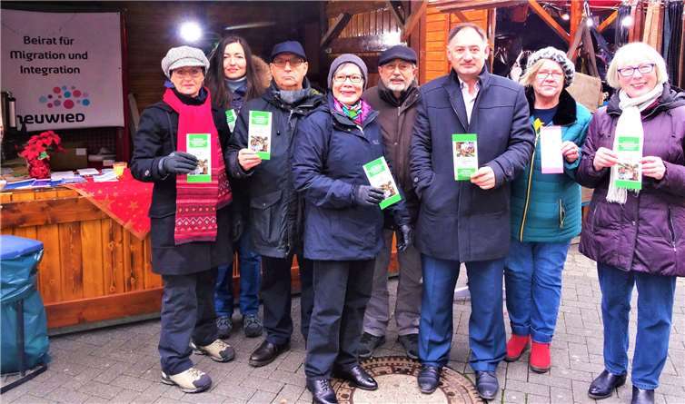 Im Einsatz für die Integration: Beiratsmitglieder Gertrud-Maria Thran, Dilorom Jacka (Integrationsbeauftragte), Cataldo Spitale, Vorstandsmitglied Melinda Walther, Vorstandsmitglied Raffaele Zampella, Hüseyin Ilbey, Christl-Marie Zanotti und Inge Rockenfeller. Nicht im Bild sind der Vorsitzende Ilhan Sandayuk und Tsiko Amese. privat