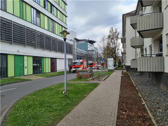 Gas in Klinik ausgetreten Im Einsatz waren 26 Kräfte von Feuerwehr und Rettungsdienst. Foto: Feuerwehr Bonn