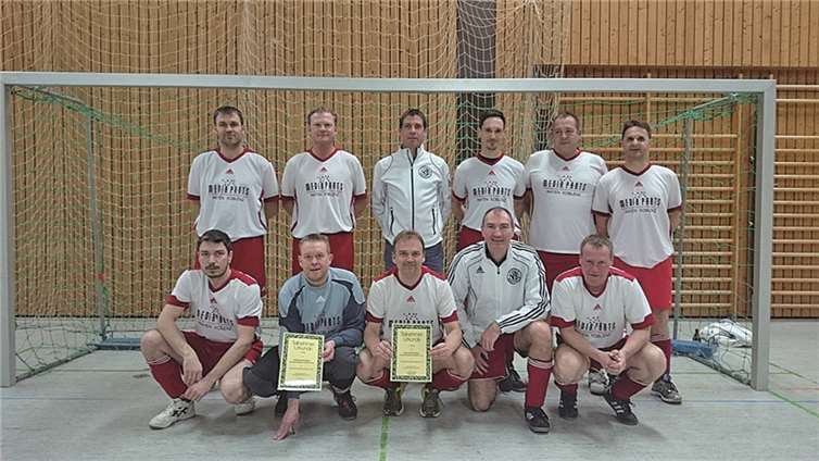 Im Einsatz waren: h.R.v.l: Maik Klaas, Heino Waldorf, Betreuer Stefan Ternes, Bernd Bläser, Andreas Münch, Wolfgang Durben. v.R.v.l. Jörg Herrmann, Thomas Pichler, Uwe Klöckner, Frank Wollmann, Wolfgang Janson.privat