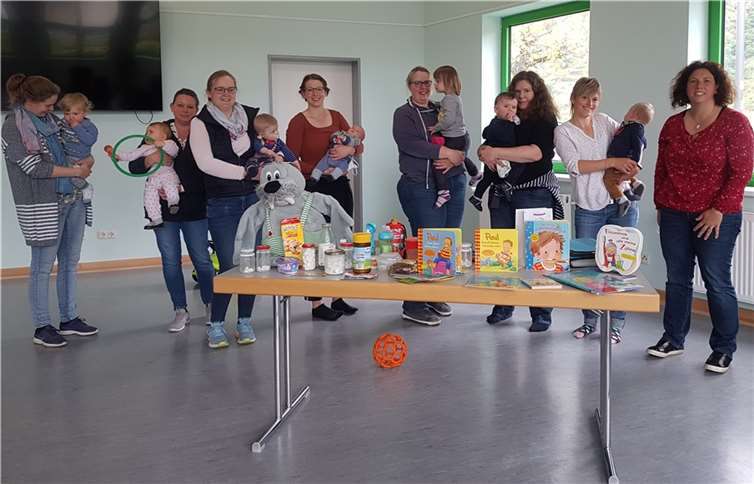 Im Elterntreff haben Eltern die Möglichkeit, sich zu Fragen der Erziehung, Bildung, Betreuung und pädagogischen Themen auszutauschen. Foto: Fachstelle Frühe Hilfen