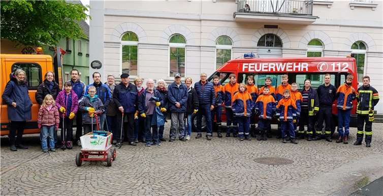 Im Ergebnis wurden rund 60 große Müllsäcke Umverpackungen, Flaschen, Glasscherben etc. und rund acht Kubikmeter Sonder- und Sperrmüll durch die Freiwilligen eingesammelt. Foto: privat