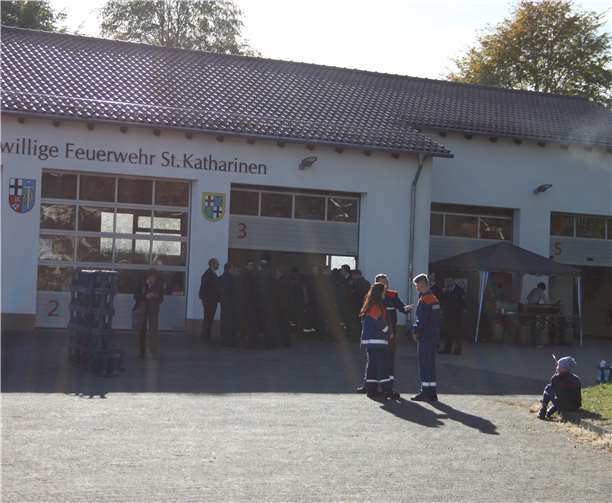 Im Feuerwehrgerätehaus St. Katharinen wurde nach der Rallye zünftig gefeiert. Fotos: KBL