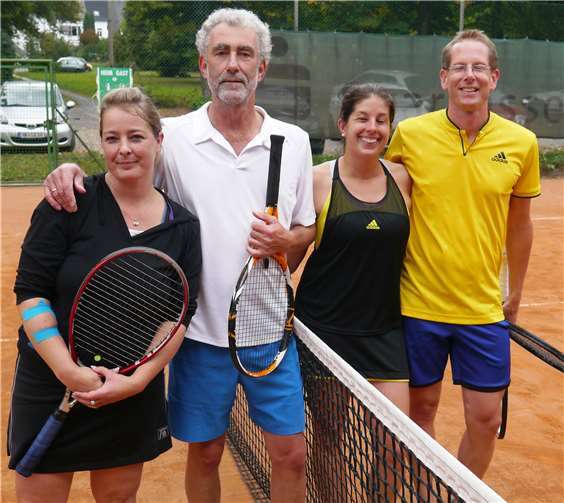 Im Finale setzte sich erstmals die Paarung Michaela Schür und Christoph Hilpisch (l.) gegen die Titelverteidiger Nadine Hachenberg und Florian Kluth durch.