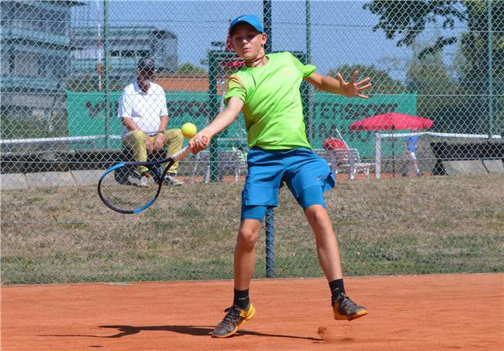 Im Finale stand Flynn-Tjark Baumert (1, HTC Bad Neuenahr).