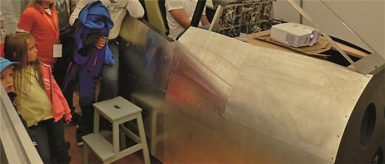 Im Flugsimulator konnten die Hobbypiloten ihr Können zeigen.WM