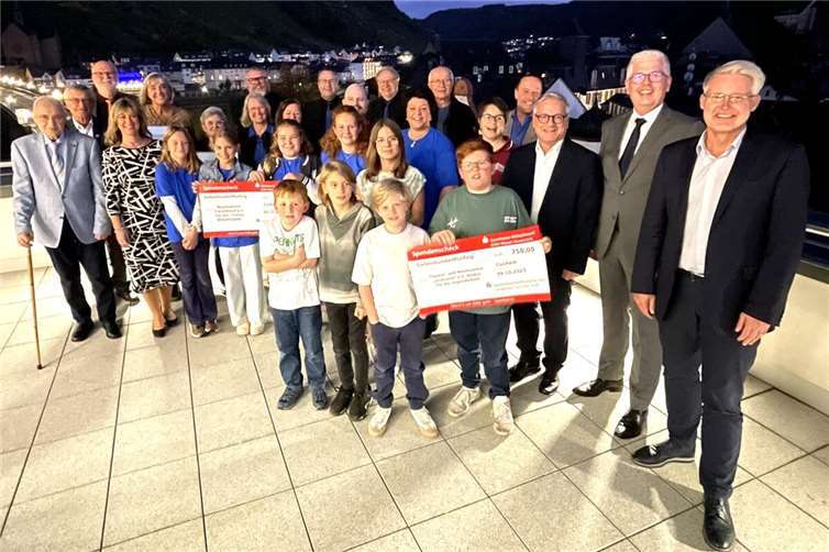 Landkreis Cochem-Zell ehrt seine Kulturschaffenden Im Forum der Sparkasse Cochem wurden auch in diesem Jahr die begehrten Kulturförderpreise vergeben. Fotos:TE