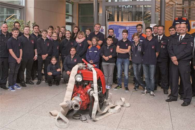 Im Foyer des Rheinbacher Rathauses präsentiert sich Jugendfeuerwehr der Stadt Rheinbach in einer eindrucksvollen Ausstellung. Jost