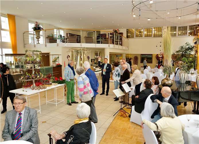 Im Foyer konnte man den prächtigen Weihnachtsschmuck des „Floral Design Stores Mehmet Yilmaz“ bewundern.