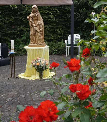 Im Garten wurde ein Wortgottesdienst gehalten. Foto: privat