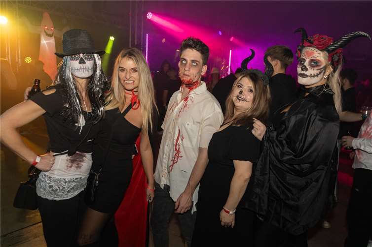 Im Hangar Zero fand erstmals die XXL Halloween Party am Flugplatz in Mendig statt.  Fotos: Dennis Esser