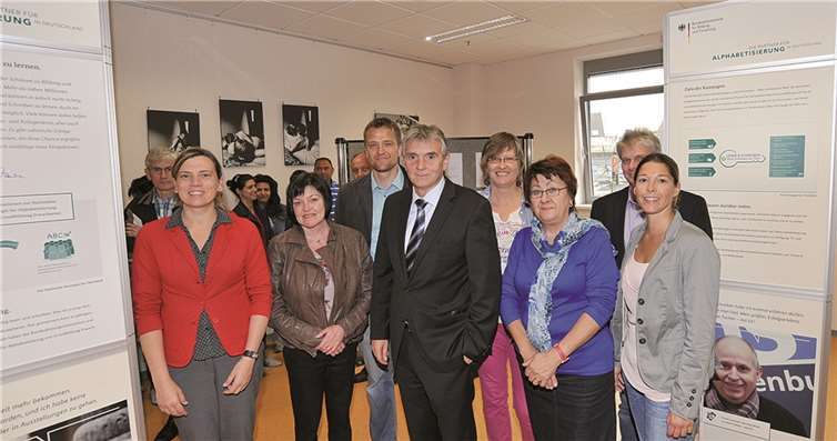 Im Haus der Familie wird eine Ausstellung zur Alphabetisierung von Erwachsenen gezeigt.  Privat