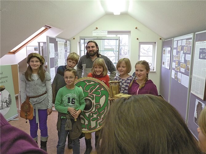 Im Heimatkundemuseum zeigten die Kinder ein erstaunlich großes Interesse an der Niederbachemer Vergangenheit.privat