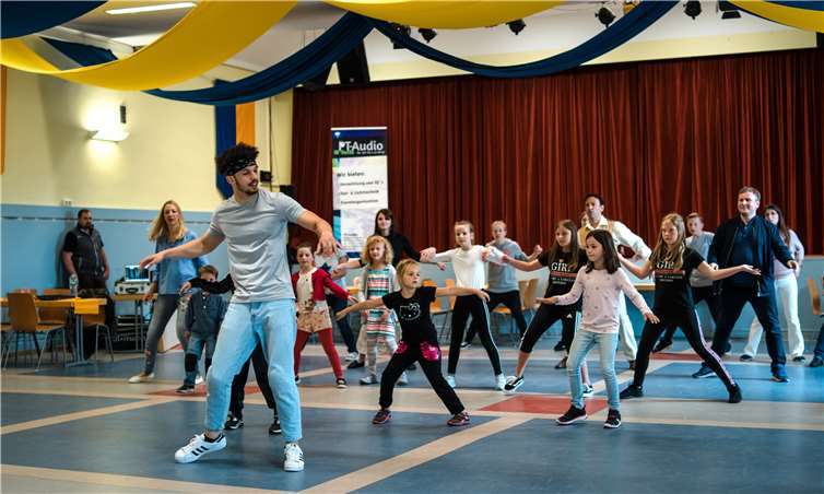 Im Helenensaal zeigte der Nachwuchs unter Anleitung von Trainer Gabriel Hermes Hip-Hop. Fotos: BL