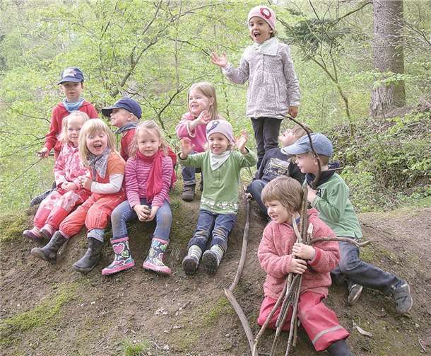 Im Herbst gibt es für die Kinder im Wald viel zu entdecken.privat