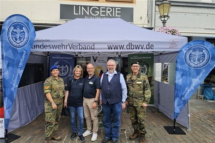 Im Herzen von Koblenz war auch die Standortkameradschaft des Deutschen BundeswehrVerband  Koblenz-Lahnstein beim 2. nationalen Veteranentag vertreten                                                                           
