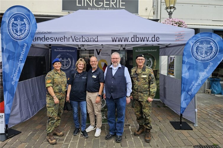 Im Herzen von Koblenz war auch die Standortkameradschaft des Deutschen BundeswehrVerband Koblenz-Lahnstein beim 2. nationalen Veteranentag vertreten