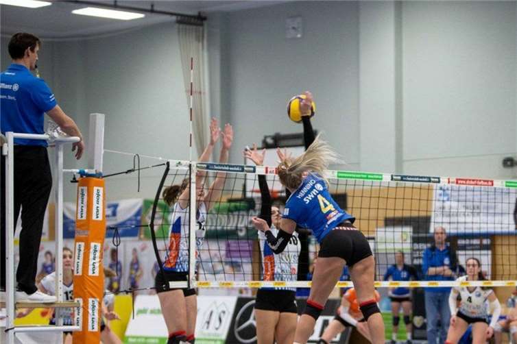 Im Hinspiel gegen Bad Soden konnte sich Maike Henning meist nach Belieben durchsetzen und wurde nach dem klaren 3:0 Spielerin des Tages. Das Rückspiel beim hessischen Aufsteiger dürfte schwieriger werden. Foto Eckard Schwabe