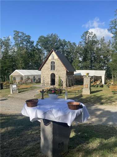 Im Hintergrund das Heiligenhäuschen.  Foto: privat