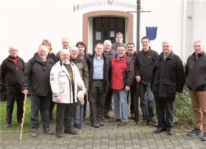 Im Historischen Weinmuseum am von der Leyen-Platz kehrte die Gruppe zur Besichtigung ein.privat