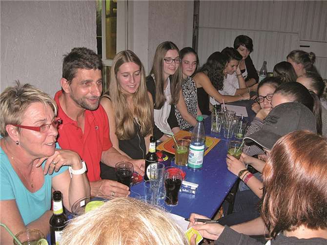 Im Hofe des Ersten Vorsitzenden in Ramersbach fanden sich die Mitglieder ein, um einen geselligen Abend zu erleben. privat