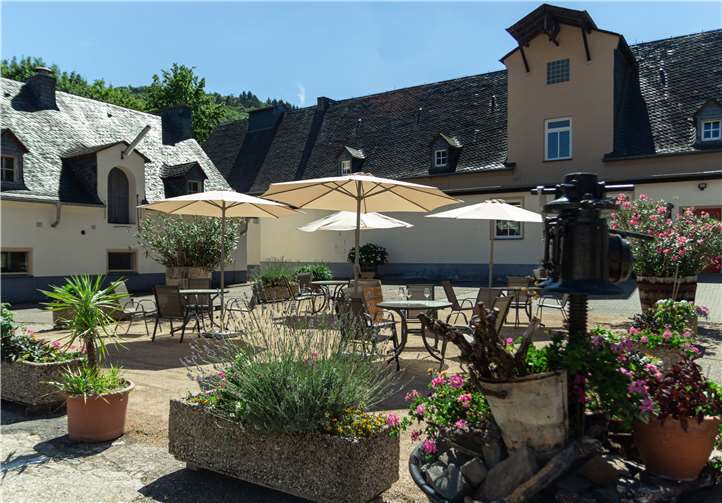 Das Weingut steht unter neuer Führung Im Innenhof soll es kulturelle Veranstaltungen geben.Fotos: Elisa Müller