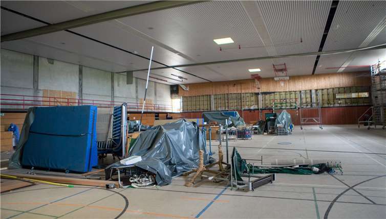 Im Inneren der Turnhalle Berkum ist noch einiges zu tun.