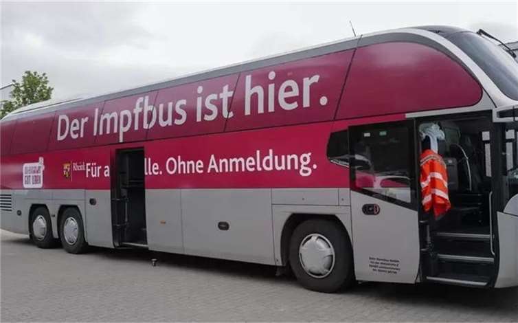 Im Januar hält der Bus dreimal in Sinzig. Foto: Staatskanzlei Rheinland-Pfalz/Sämmer