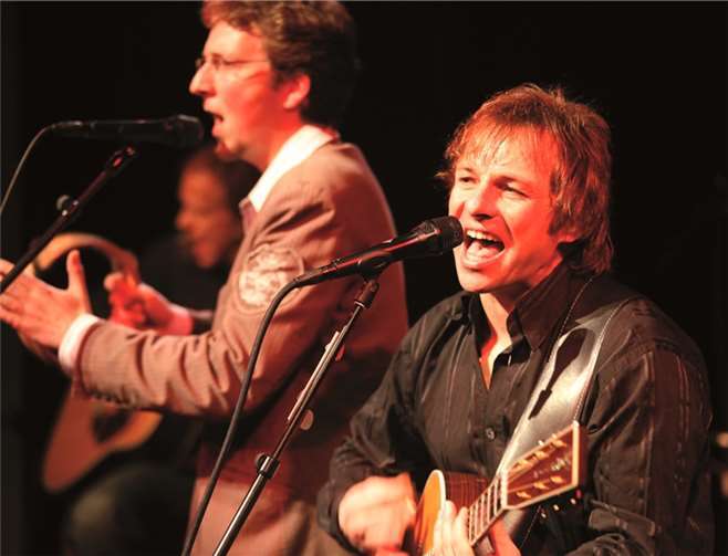 Im Juni „Kultur-Newsletter“ wird ausführlich informiert über das Open-Air-Konzert mit der „Simon & Garfunkel Revival Band“ am 9. Juli in Lehmen, wo es die Karten im Vorverkauf bei röhrig gibt. privat