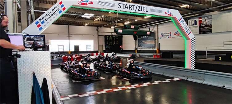Im Kartcenter Cologne wurden gemeinsam Rennen gefahren.