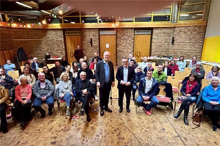 Im Katholischen Pfarrzentrum St. Martin & St. Damian in Lahnstein diskutierten Rudolf Scharping und Thorsten Rudolph über die weltpolitische Lage. Quelle: Wahlkreisbüro Thorsten Rudolph / Volker Schmidt