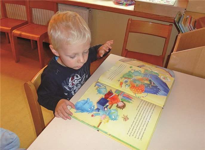 Im Kindergarten spielen Bücher eine wichtige Rolle.