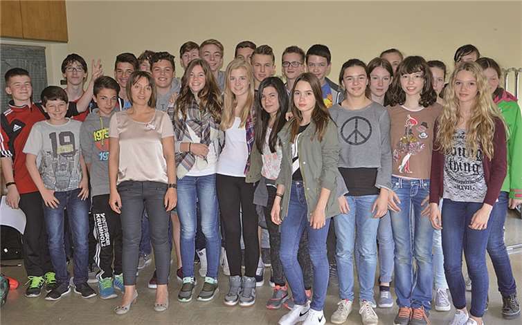 Im Klassenverband setzten sich die Schülerinnen und Schüler der Klasse acht intensiv mit dem Thema „Essstörungen“ auseinander. privat