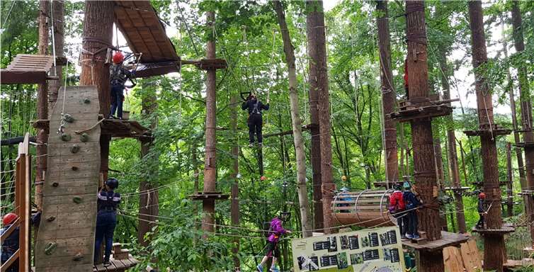 Im Kletterwald ging es hinauf in schwindelerregende Höhen. Foto: privat