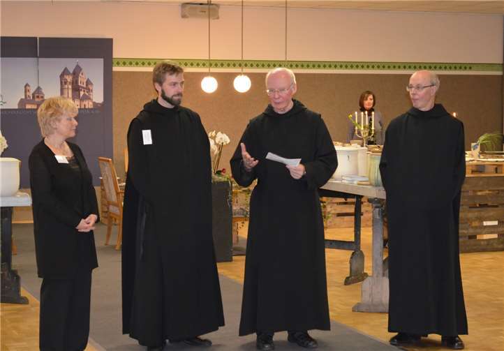 Im Klosterforum der Abtei Maria Laach fand die erste Fachmesse für Bestatter statt. Fotos: privat