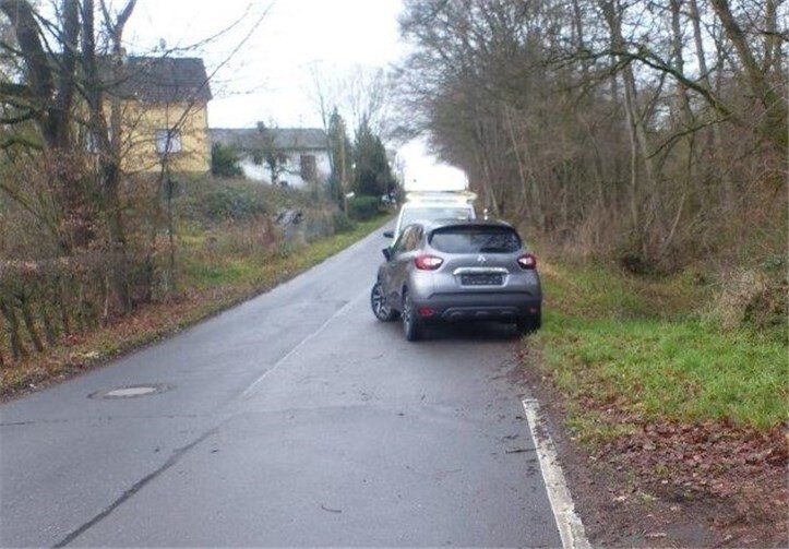 Im Kofferraum des Fahrzeugs wurde der Leichnam einer 48-jährigen Frau gefunden.