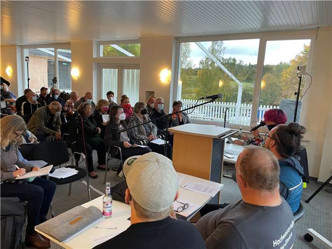 Im Konferenzsaal des Hotels „Am Rossberg“ herrschte reger Andrang.