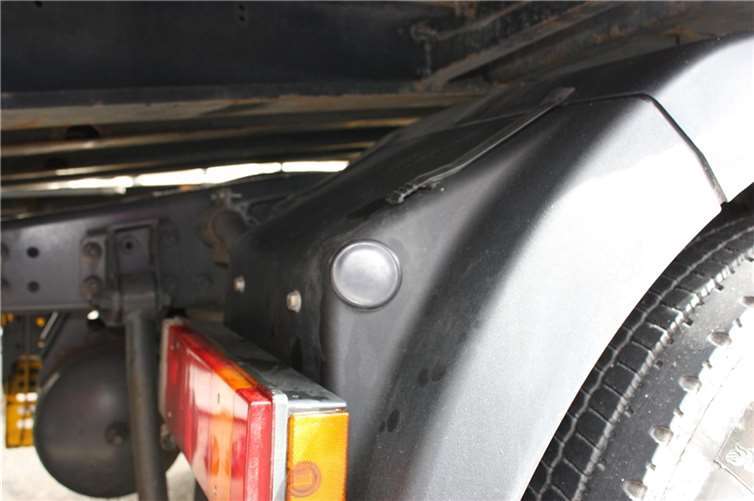 Im Kotflügel versteckte sich der Zusatztank. Polizeipräsidium Koblenz