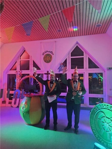 Im Kreise der Vereinsmitglieder startete die Mülhofener Karnevalsgesellschaft in die neue Session. Foto: privat