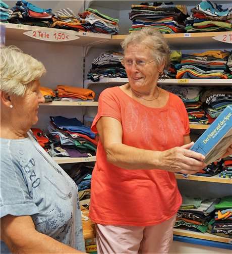 Im Laden des Kinderschutzbunds gibt es allesrund um das Kind, von Bekleidung bis zum Spielzeug.