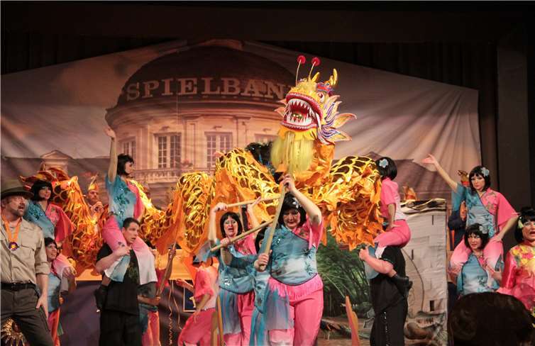Tanz, Humor und ganz viel Musik „Im Land des Lächelns“ Showtanzgruppe „Rheinzauber“ des Karnevalsverein Basjanes e.V.