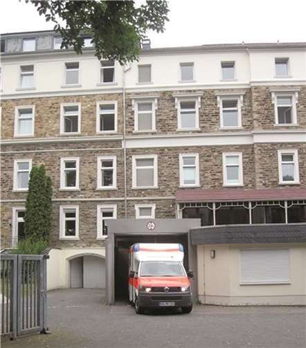 Im Lauf der Jahre wurde die Dr. von Ehrenwall’sche Klinik immer wieder erweitert und modernisiert. privat