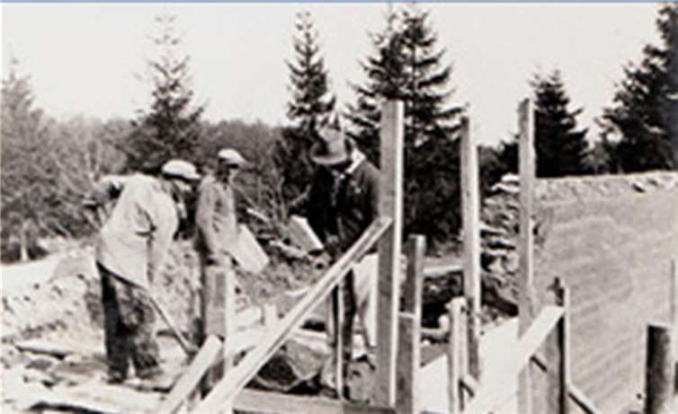 Im März des Jahres 1909 wurde mit dem Bau des Hochsimmerturmes begonnen.