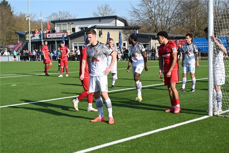 Im März des vergangenen Jahres lief Jason Weber beim Gastspiel in Mendig noch im roten Trikot des FV Rheingold Rübenach auf. Foto: SK